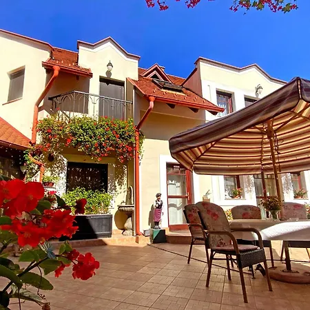 فندق مبيت وإفطار Patria Panzio 3*