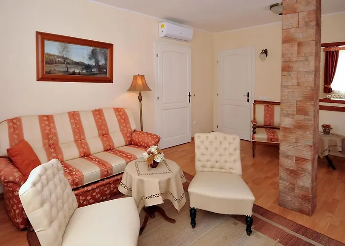 Patria Panzio ベッド・アンド・ブレックファスト 3*